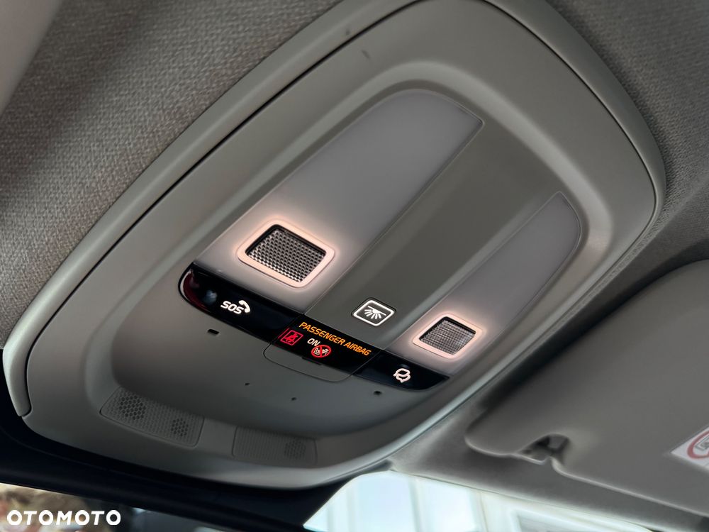 Volvo XC 40 - 25