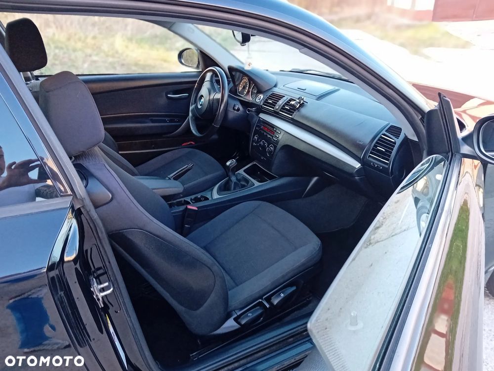 BMW Seria 1 118d - 23