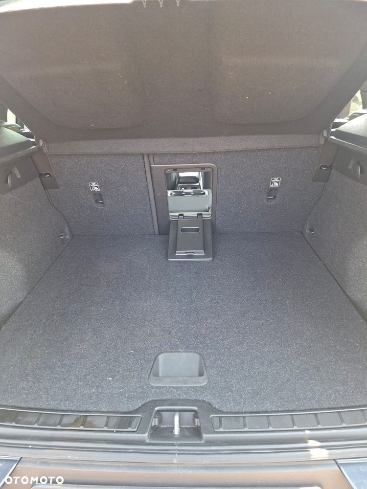 Volvo XC 40 T3 Momentum - 12
