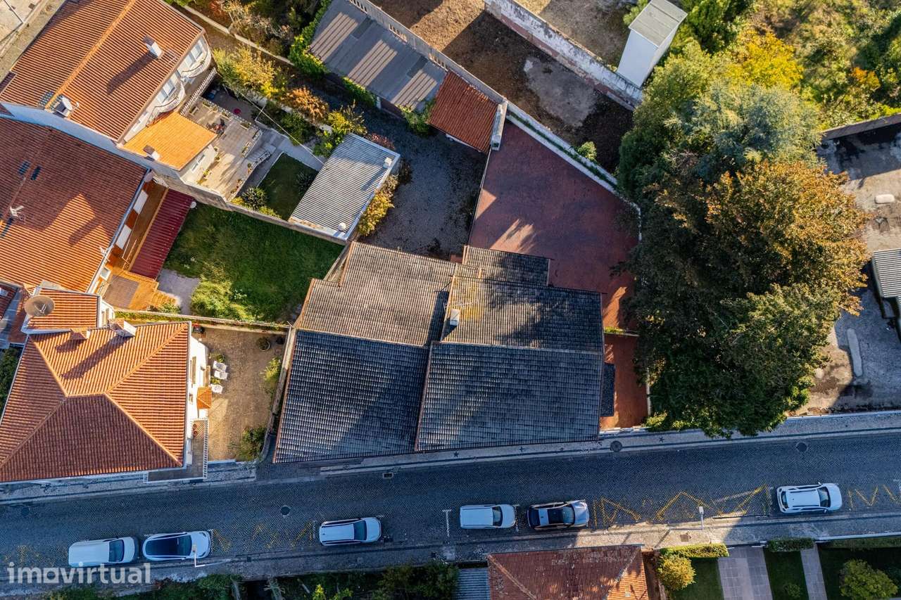 Duas Moradias Geminadas | Habitação, Comércio e Garagem | Centro de Sã - Grande imagem: 2/42