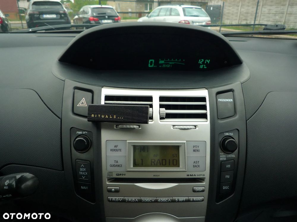 Toyota Yaris 1.4 D-4D Cool - 23