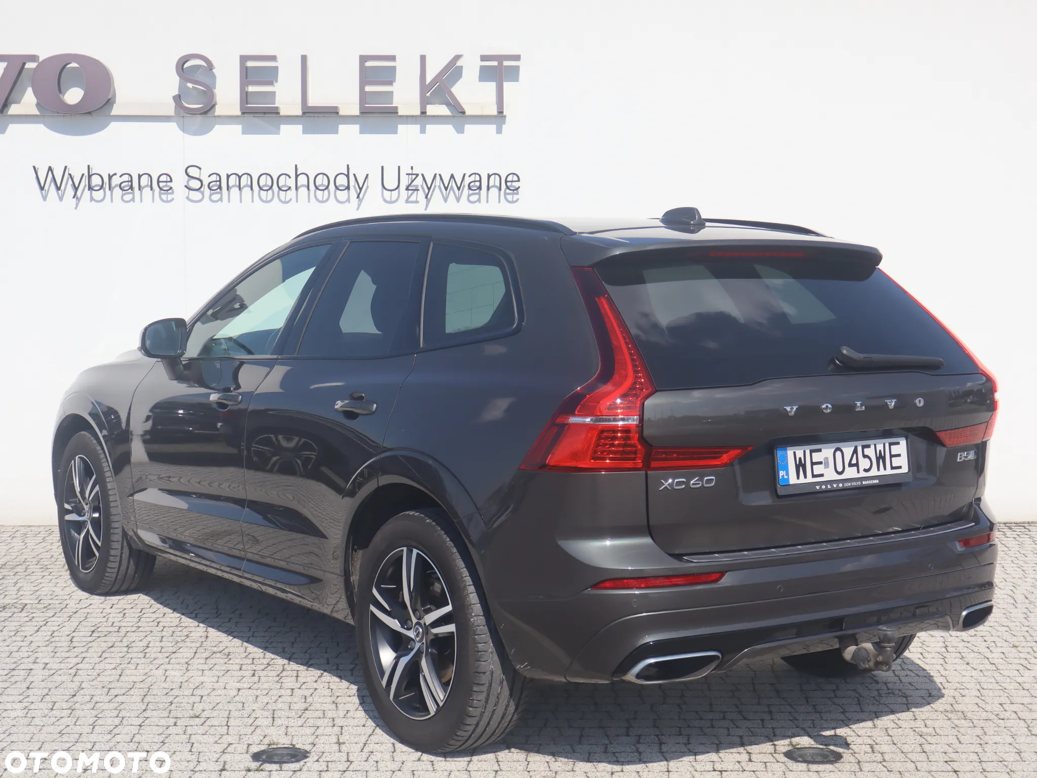 Volvo XC 60 B5 D AWD R-Design - 3