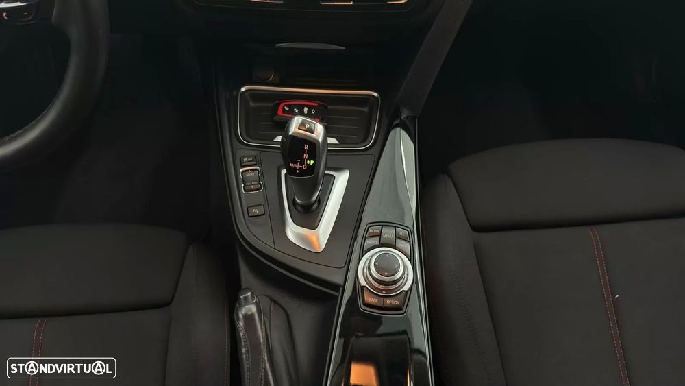 BMW 318 d Auto Line Sport - 21