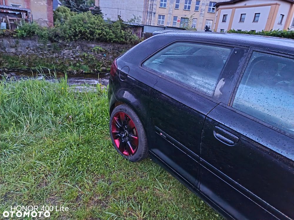Audi A3 3-drzwiowe 2.0 FSI Attraction - 3