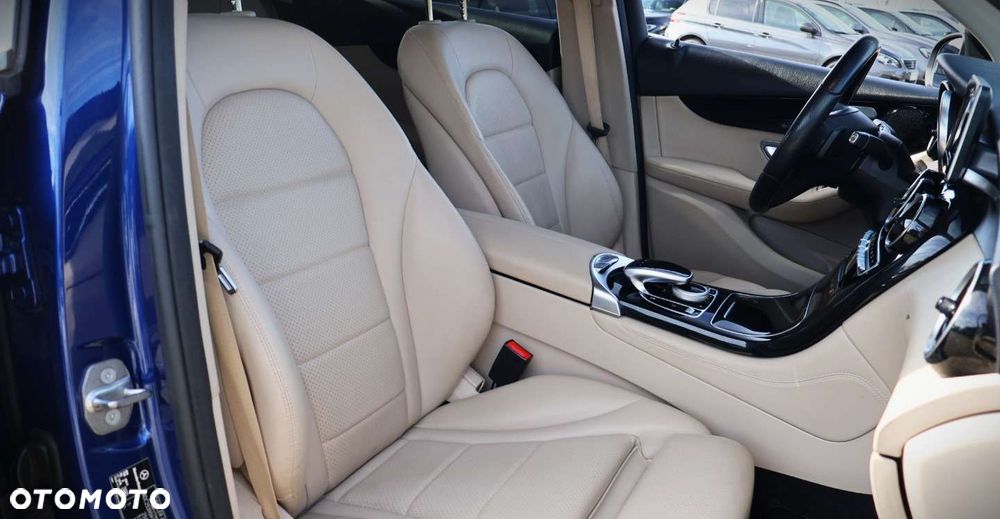 Mercedes-Benz GLC - 21
