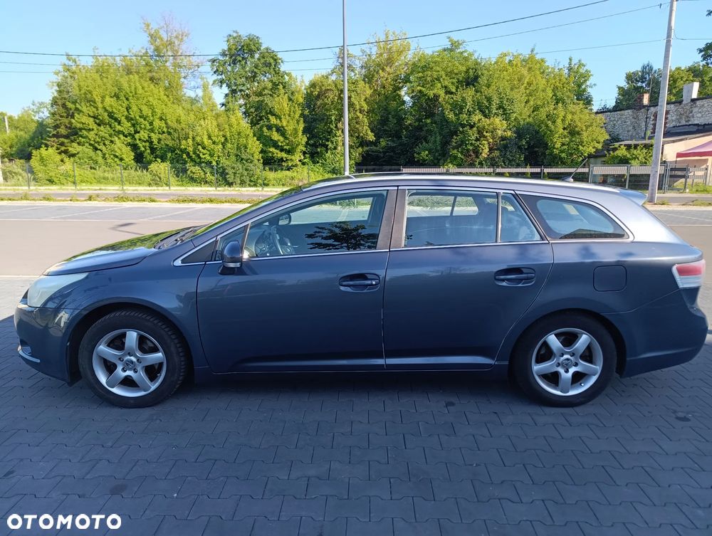 Toyota Avensis 1.8 Sol - 1
