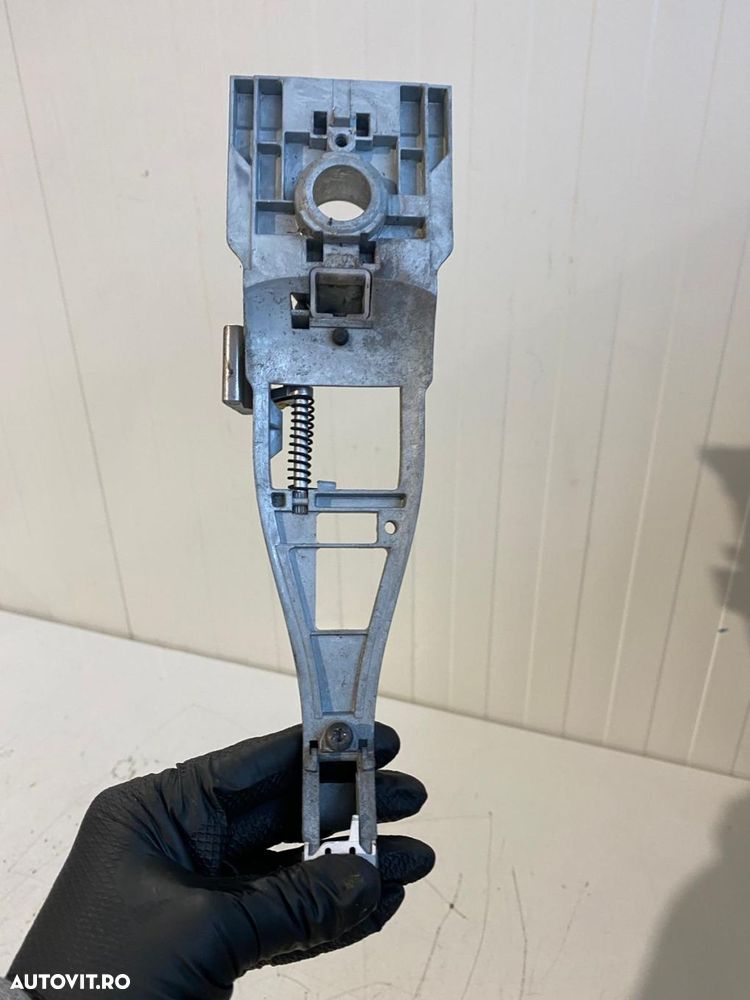 Suport maner antimoniu usa stanga fata VOLVO XC90 2003-2014 31253175 - 2