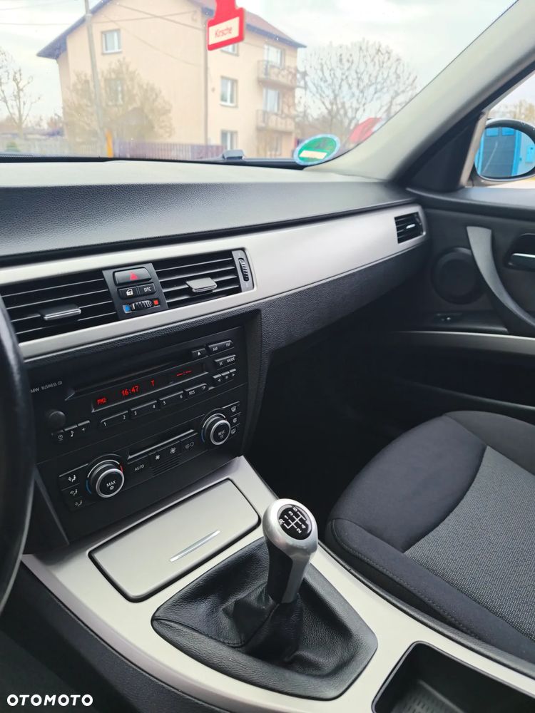 BMW Seria 3 - 26