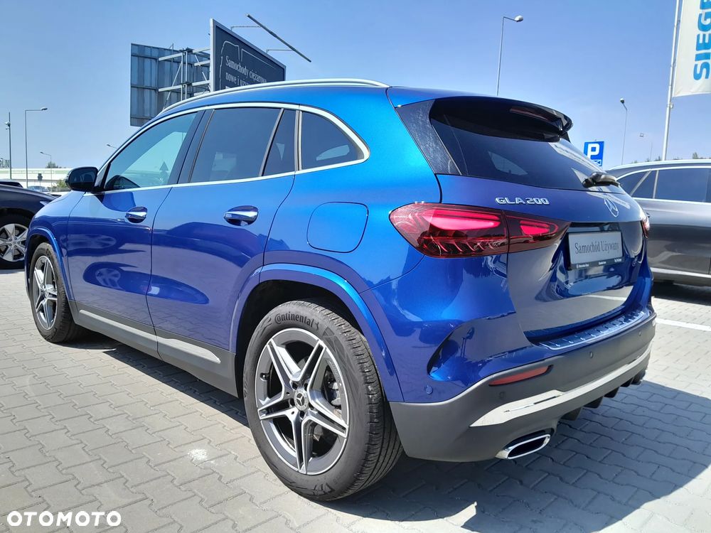 Mercedes-Benz GLA 200 AMG Line - 3