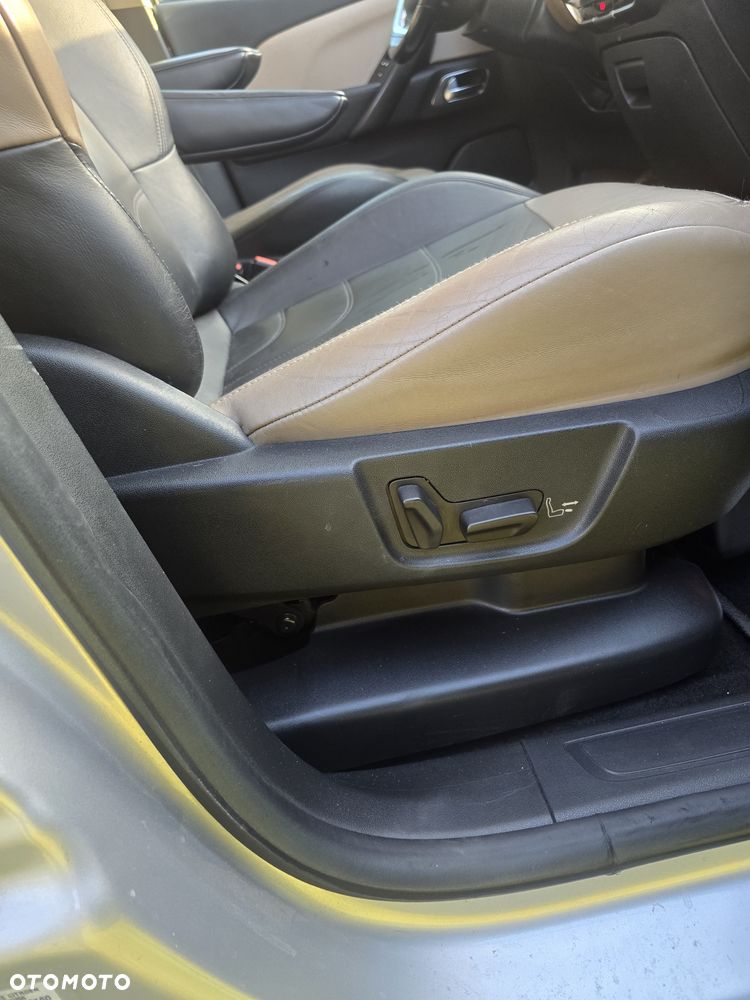 Citroën C4 Picasso BlueHDi 150 EAT6 Exclusive - 21