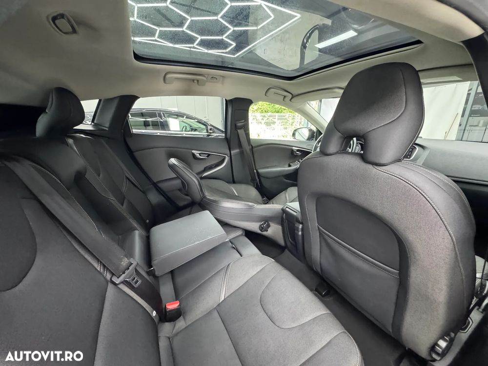 Volvo V40 D3 Geartronic Momentum - 20