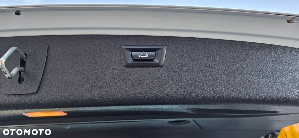 BMW Seria 3 320d xDrive Sport Line - 32