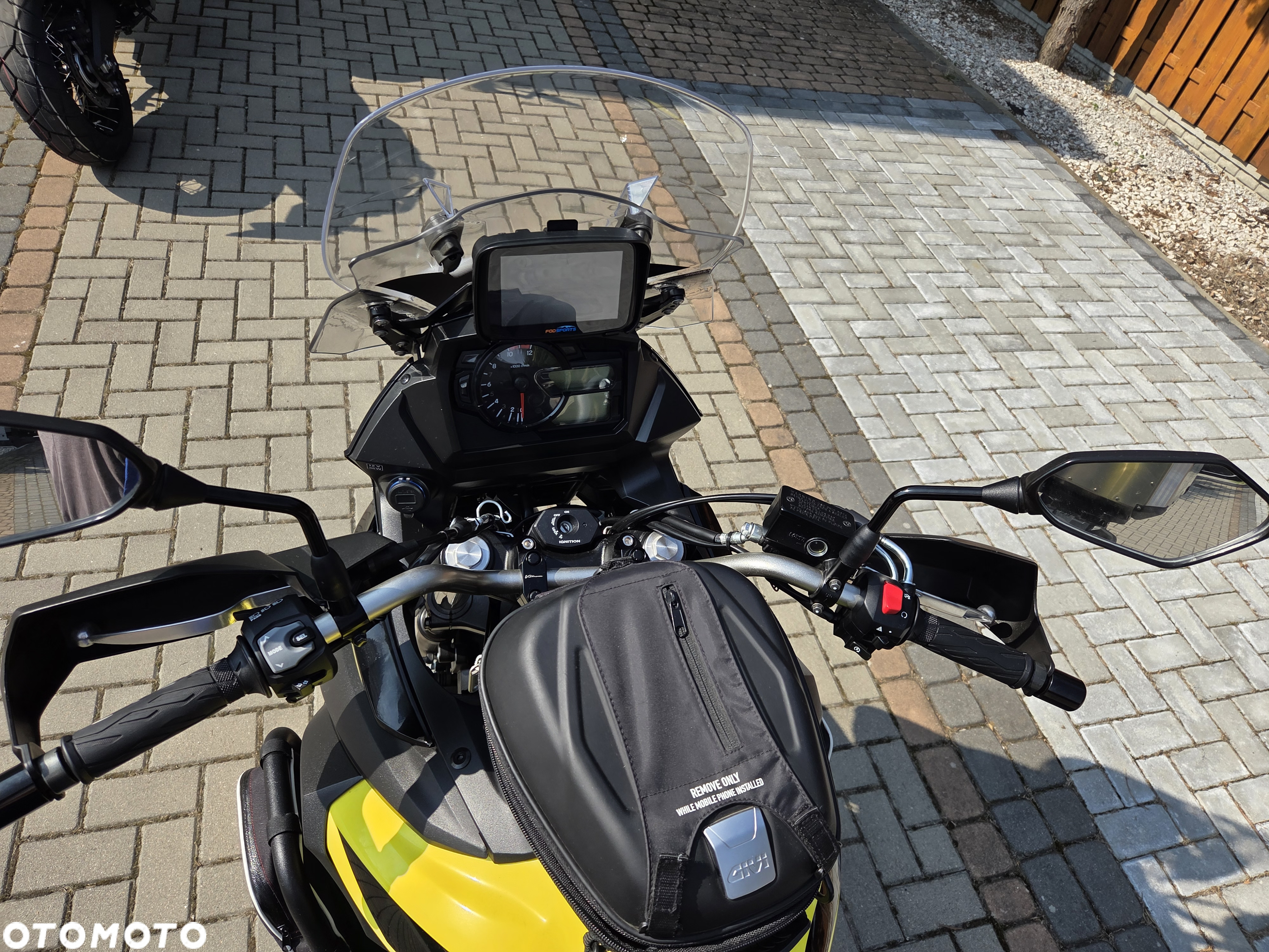 Suzuki V-STROM - 4