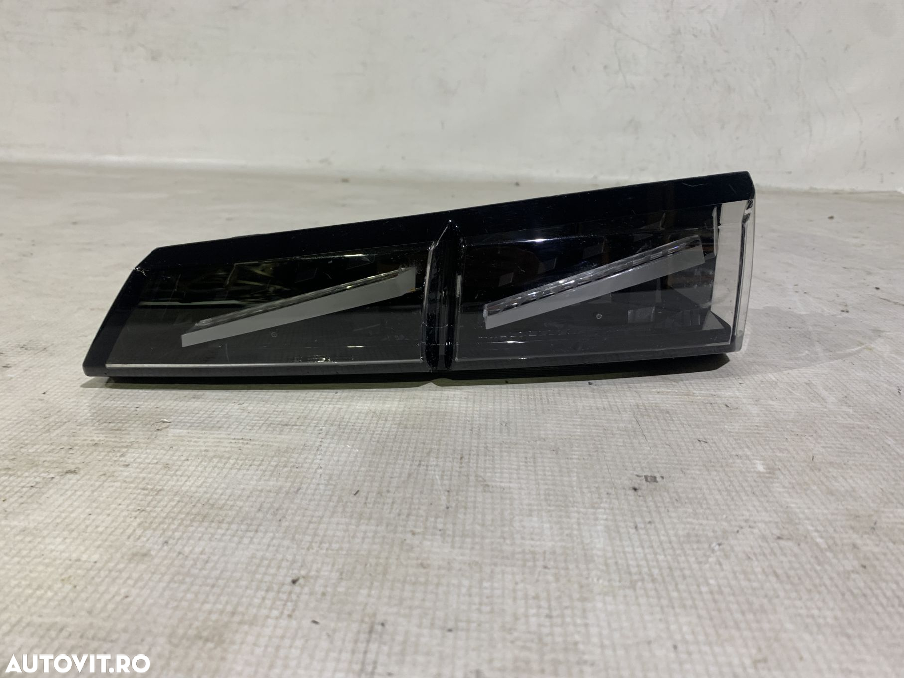Stop dreapta spate pe hayon, Peugeot 308 GT, 2021, 2022, 2023, 2024, cod origine OE 9835300380. - 2