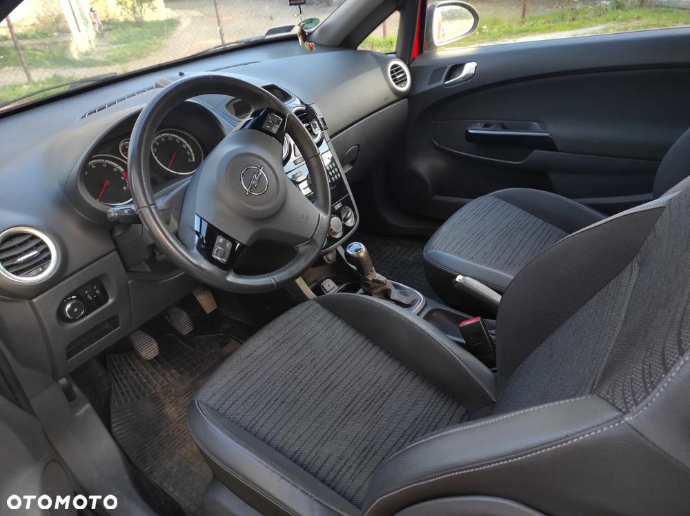 Opel Corsa 1.4 Cosmo - 3