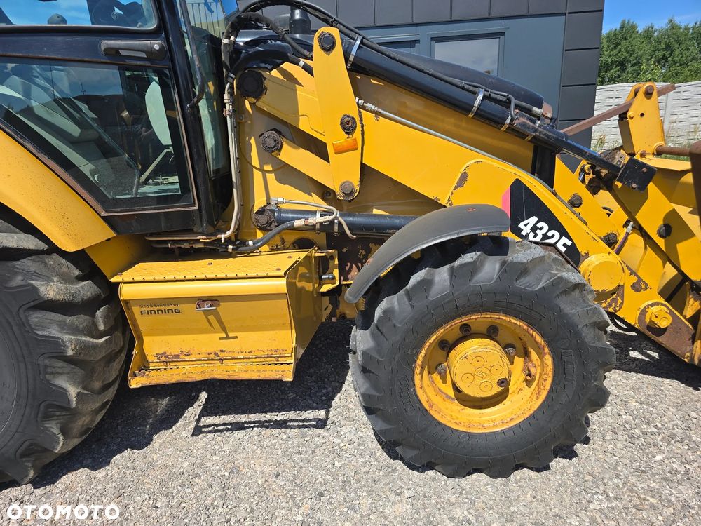 Caterpillar - 8