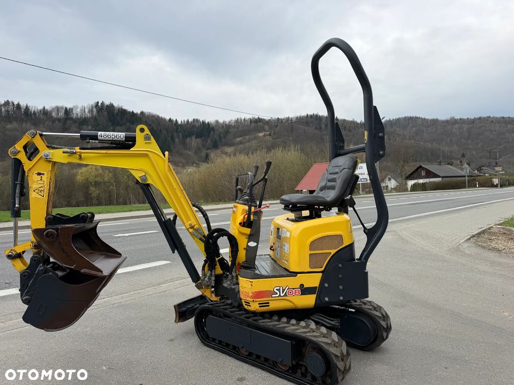 Yanmar SV08-1AS Japońska Minikoparka Koparka 1,1 tony. Maszyna jak Nowa. 2017rok. Pochodzi z Norweskiego Gospodarstwa Ogrodniczego! 2 łyżki. Rozsuwane Podwozie. Dokumentacja. Dodatkowe sekscje Hydrauliczne na młot lub wiertnice. Ani deka luzów czy wycieków. Szybkozłącze. Oryginalne łyżki Steelwrist! Skrętne ramię. OKAZJA Zadbana Maszyna! Bardzo oszczędny silnik Yanmar. Mocne pompy Hydrauliczne!! - 1