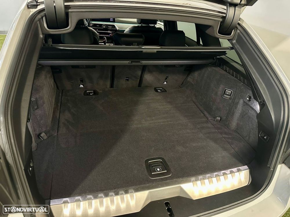 BMW 520 e Pack M - 40