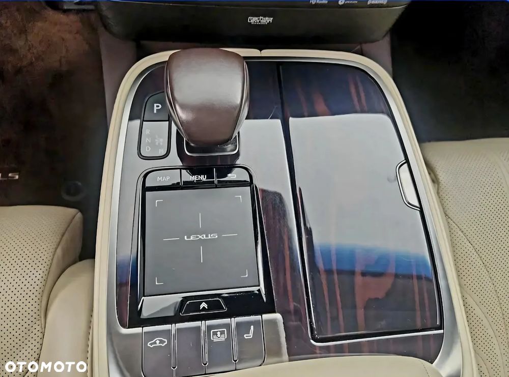 Lexus LS 500 Omotenashi AWD - 10