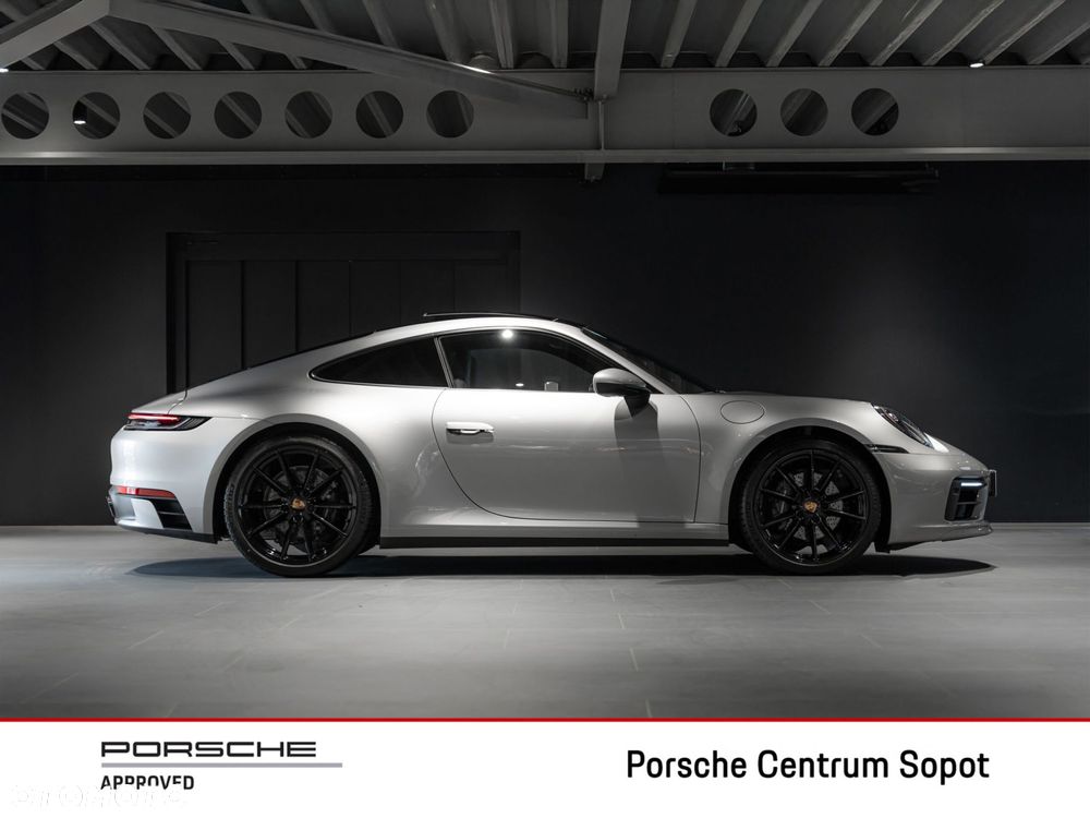 Porsche 911 Carrera - 6