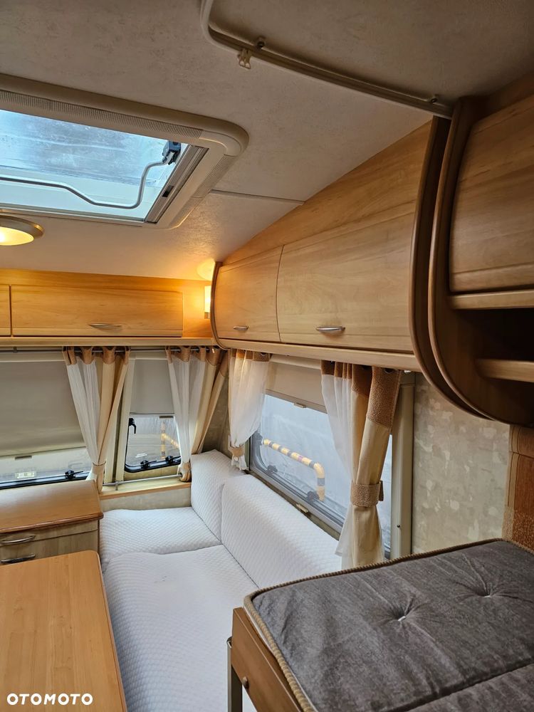 Hobby STERLING. WŁĄCZ FILMIK !!! 4 os. 2 SYPIALNIE. ŁÓŻKO PIĘTROWE. DUŻA ŁAZIENKA. NOWY SOLAR - 40