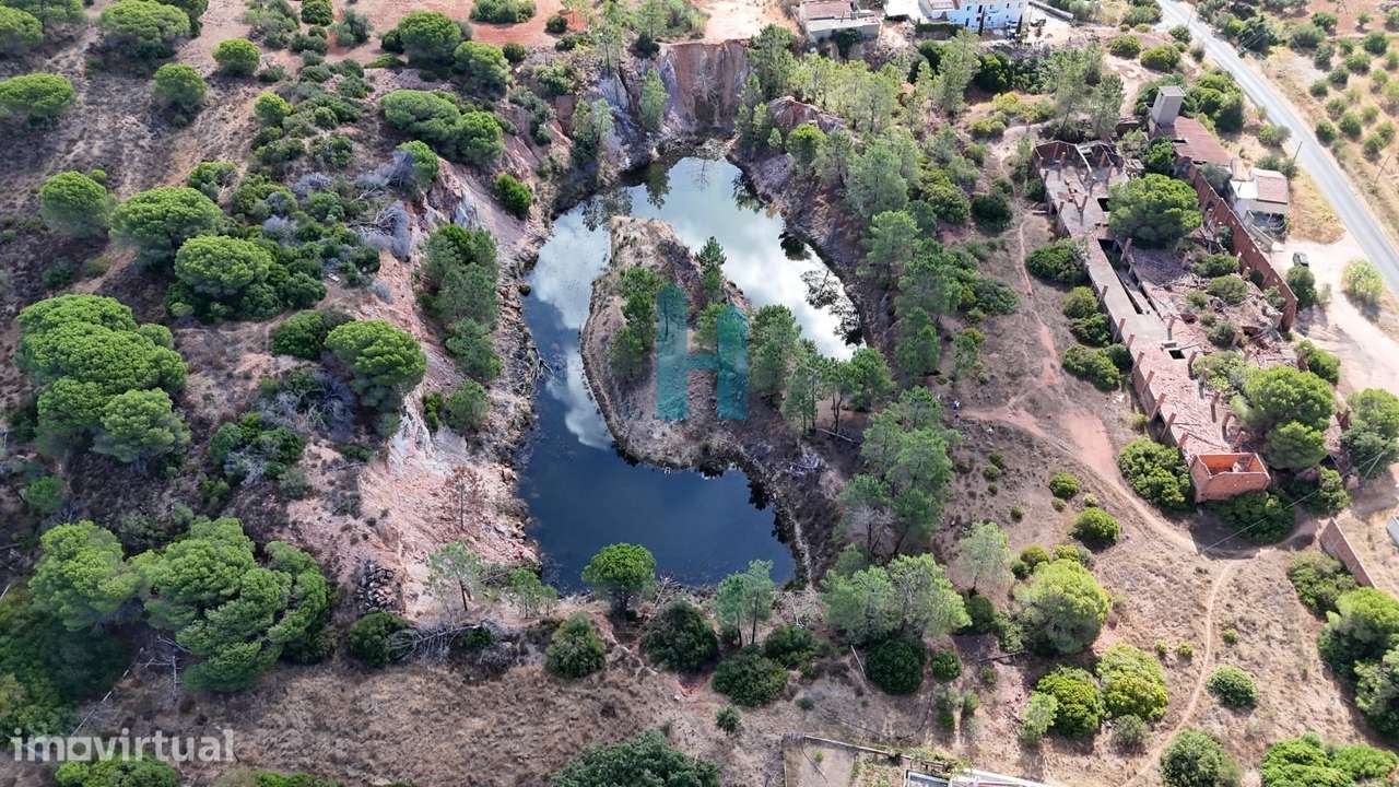 Terreno com projecto aprovado para construção de moradia com 10 suites - Grande imagem: 3/34