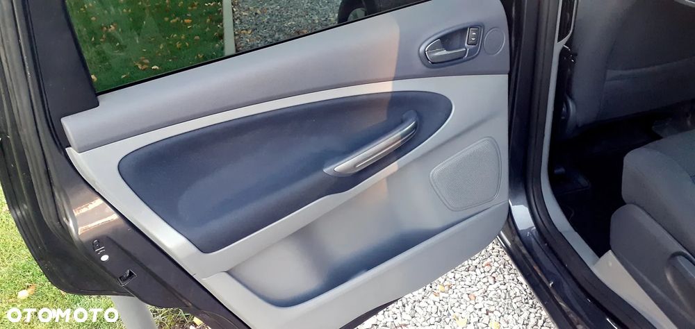 Ford Galaxy 2.0 Concept - 21