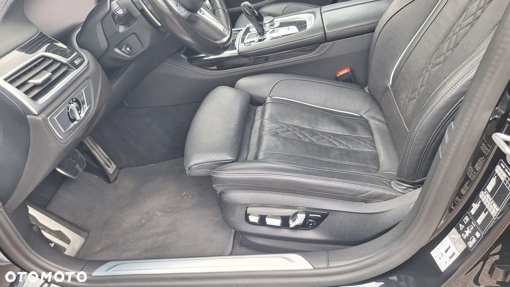 BMW Seria 7 750i xDrive - 10
