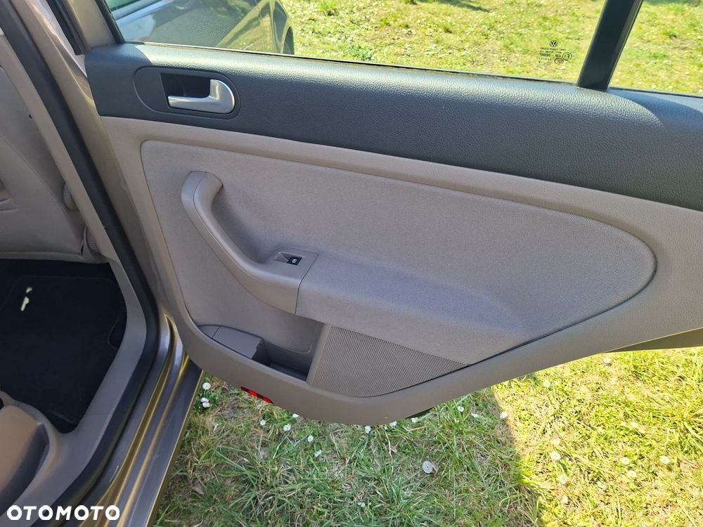 Volkswagen Golf Plus 2.0 TDI Highline - 14