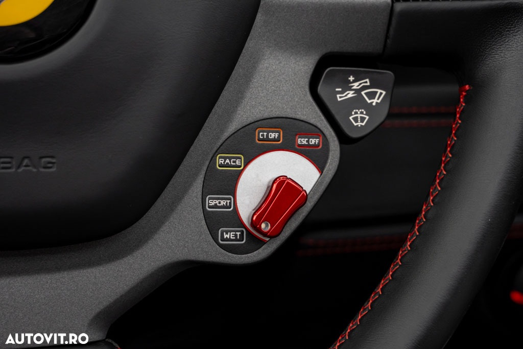 Ferrari 488 Spider - 35