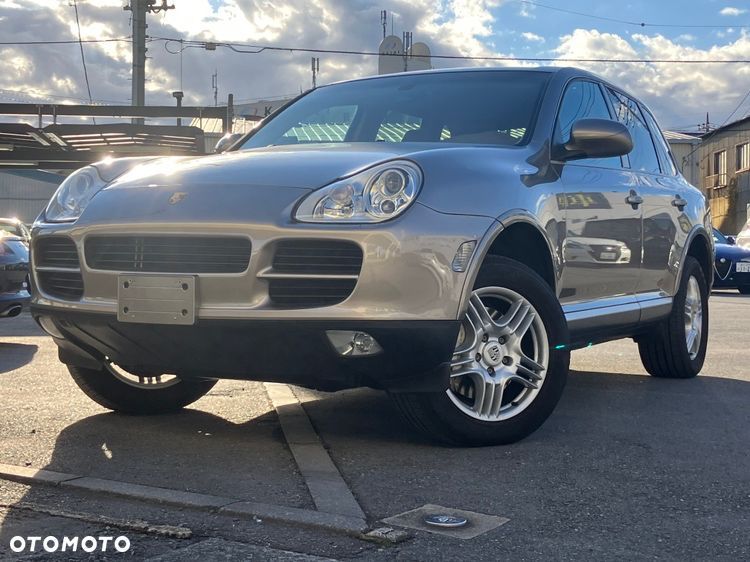 Porsche Cayenne - 1