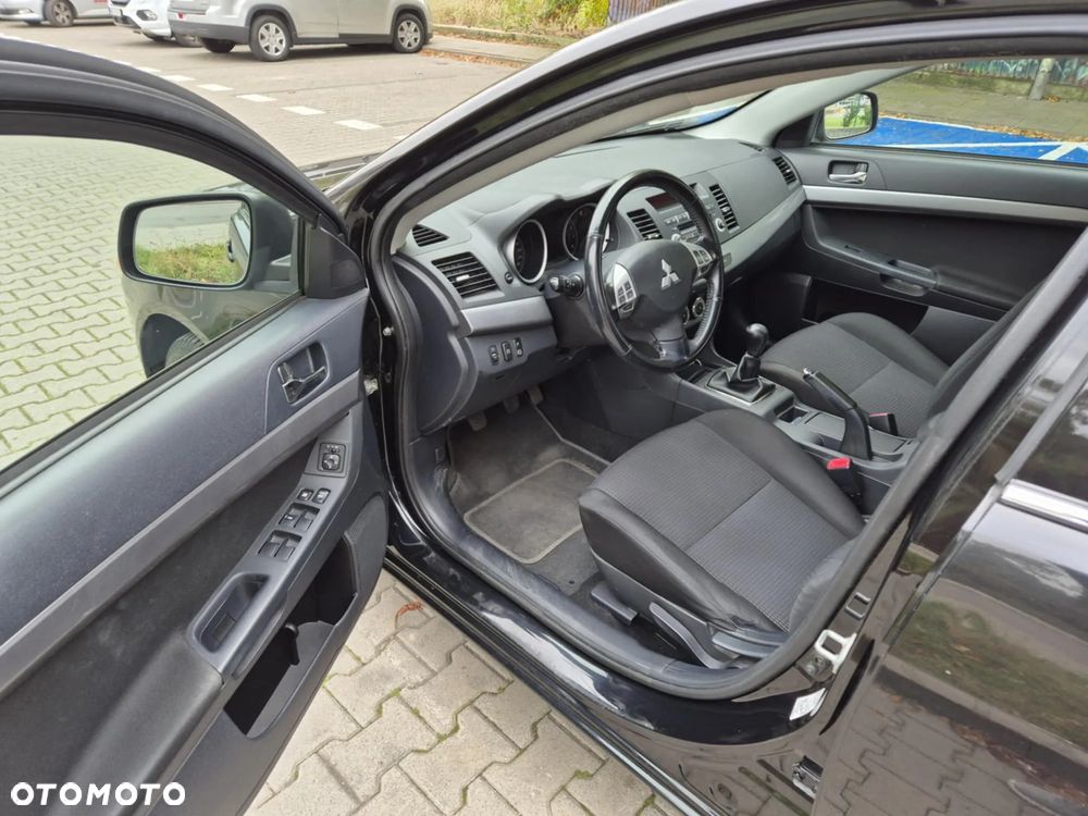 Mitsubishi Lancer - 8