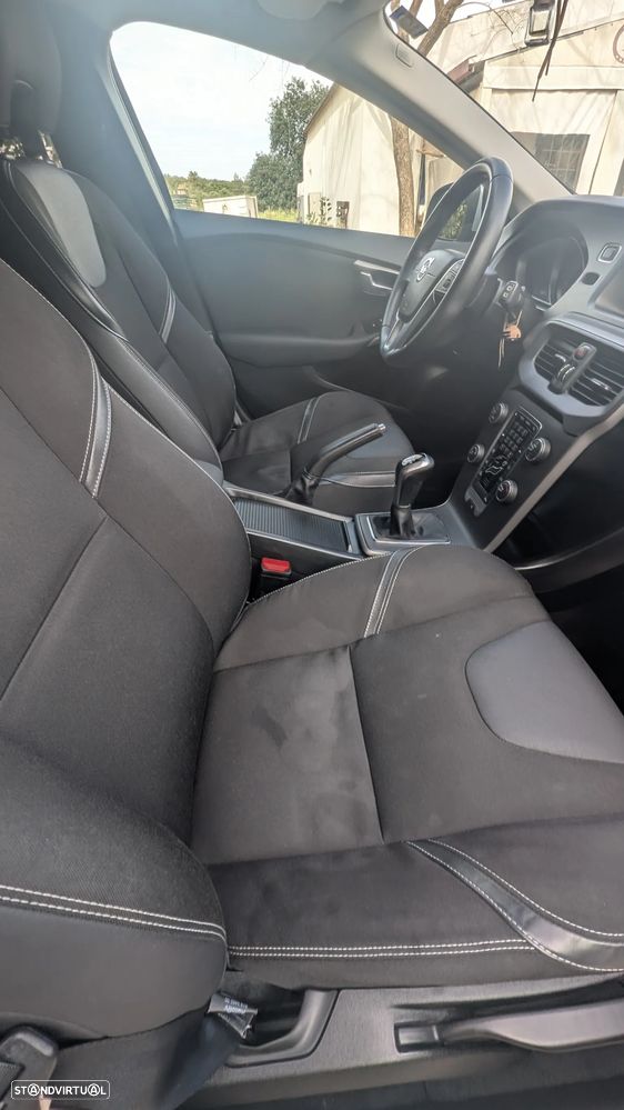 Volvo V40 2.0 D2 Momentum - 18