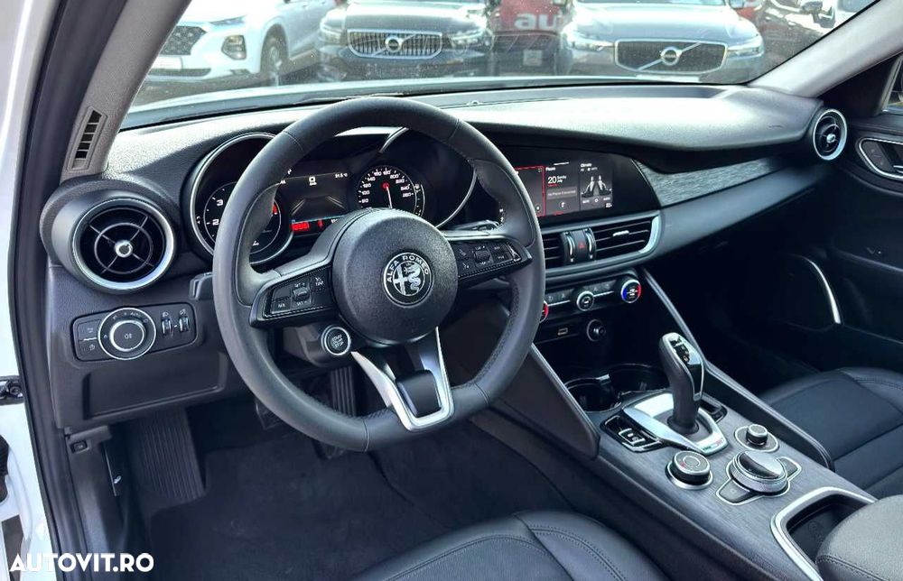 Alfa Romeo Giulia - 19