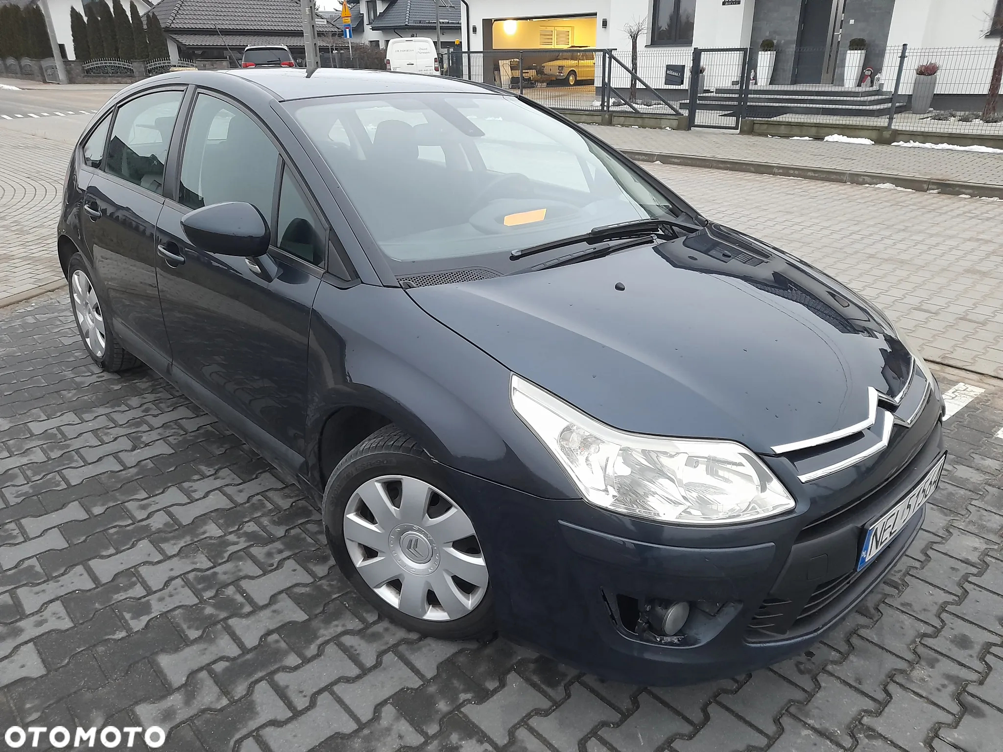 Citroën C4 1.4 16V Advance - 2