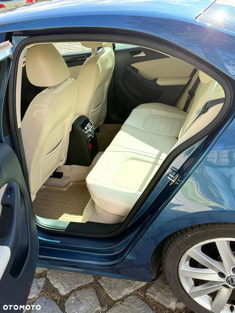 Volkswagen Jetta 1.4 TSI BMT Highline - 9