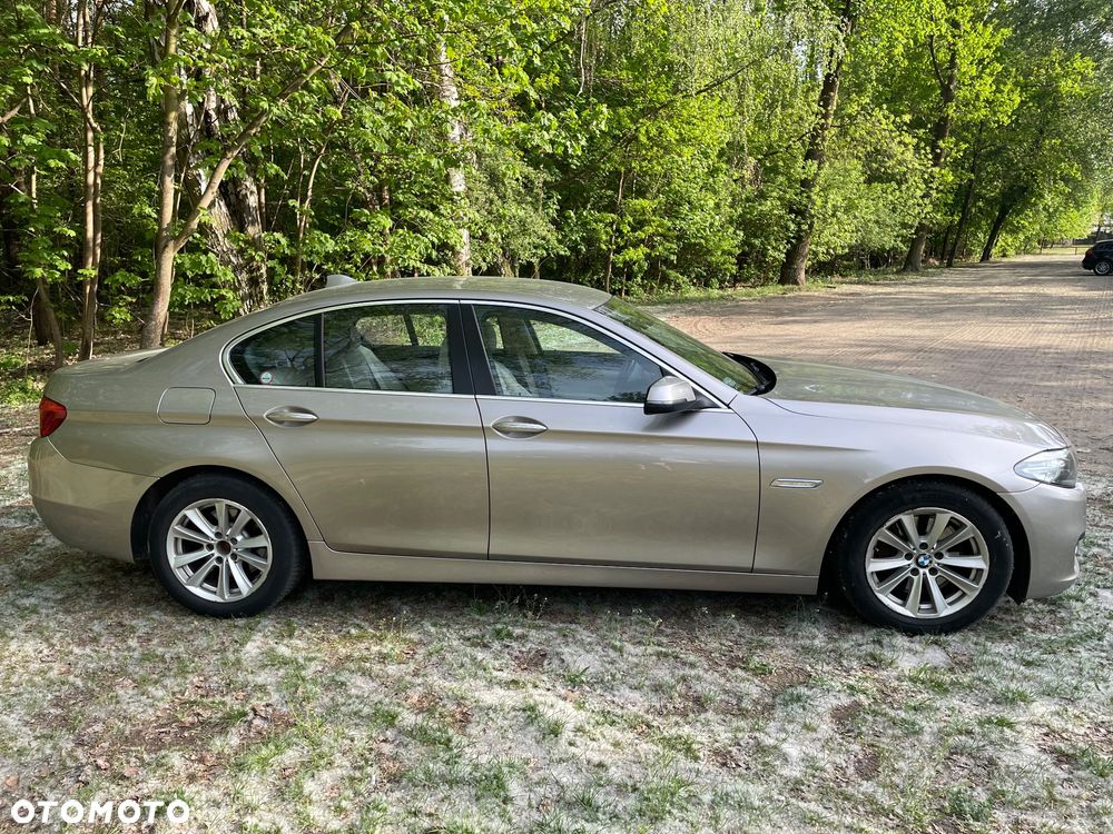BMW Seria 5 525d xDrive - 4