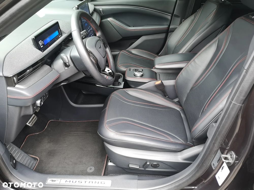 Ford Mustang Mach-E AWD - 23