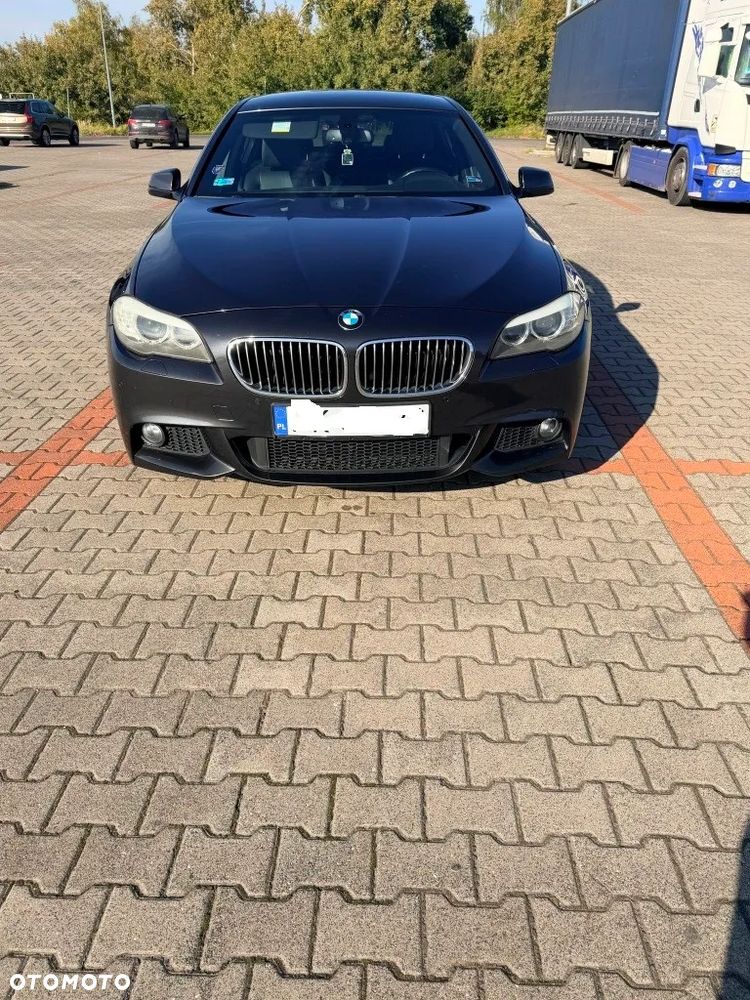 BMW 5 Series 2012 photo 2