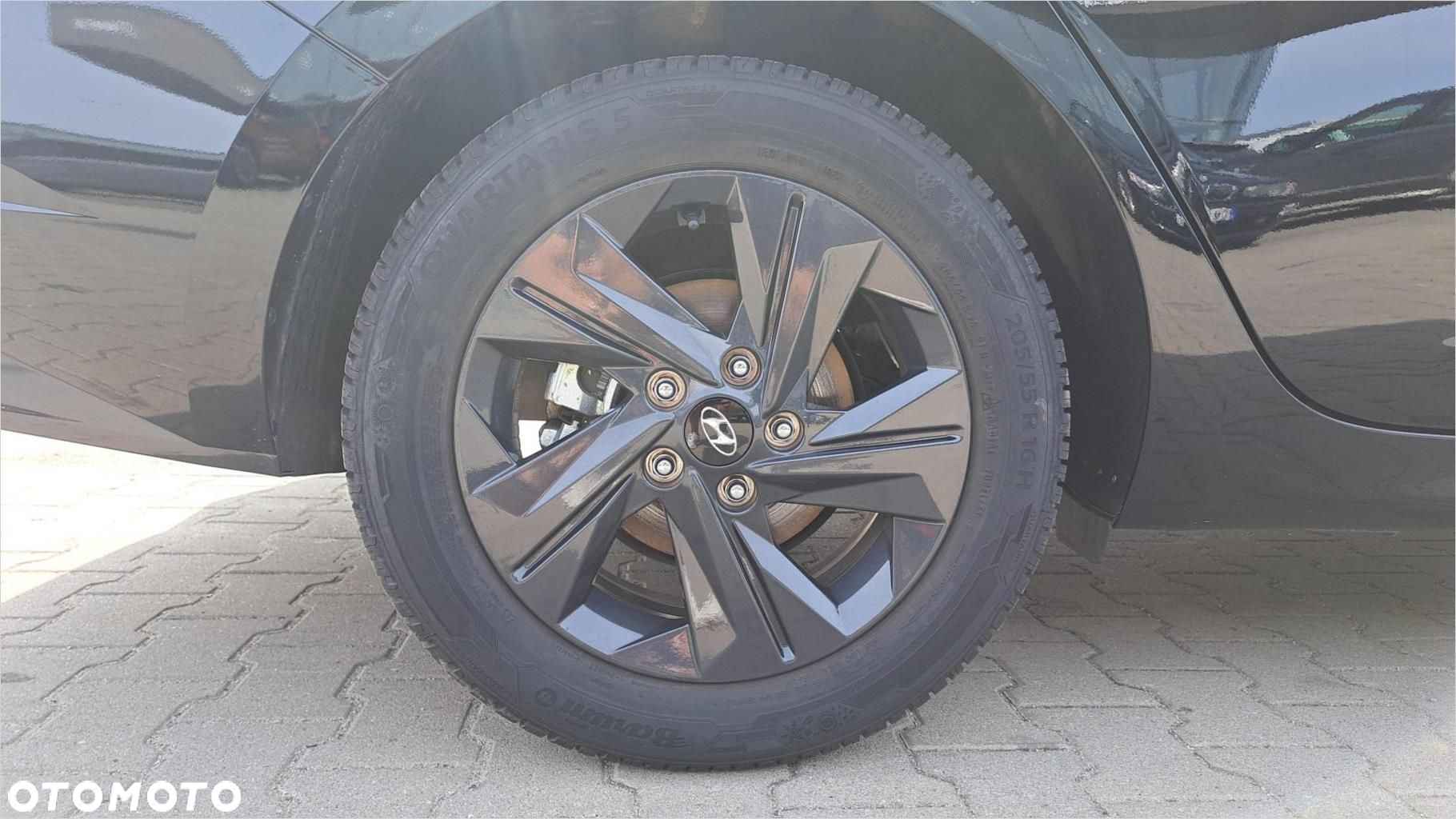 Hyundai Elantra - 17