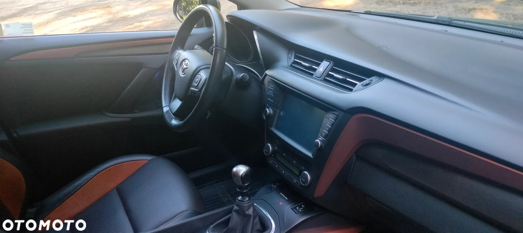 Toyota Avensis - 13