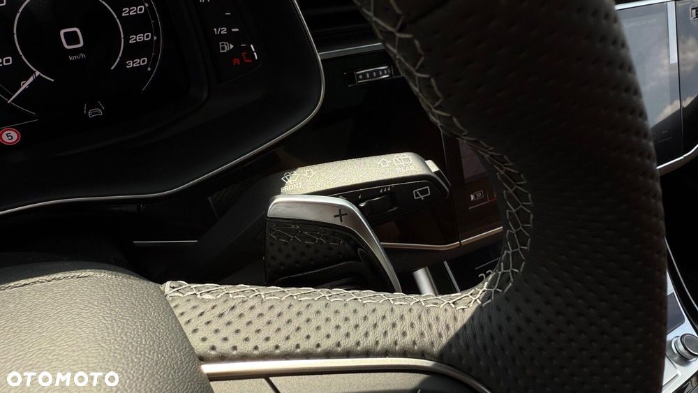 Audi RS Q8 - 30
