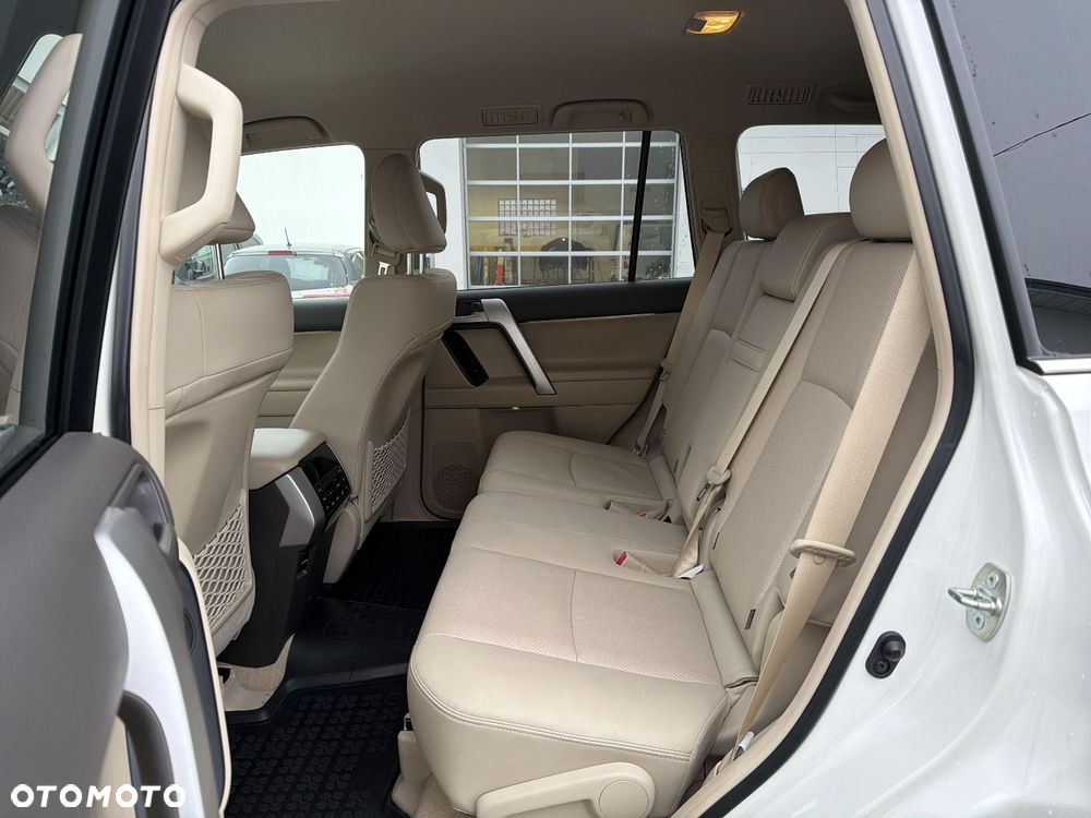 Toyota Land Cruiser - 14