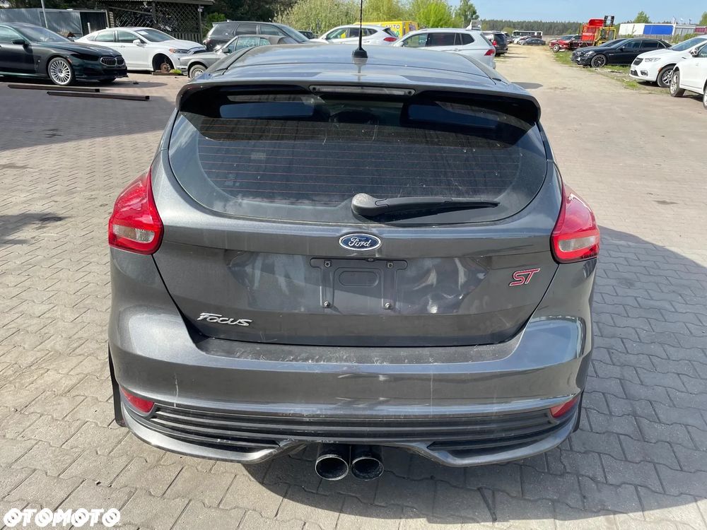 Ford Focus 2.0 EcoBoost ST - 6