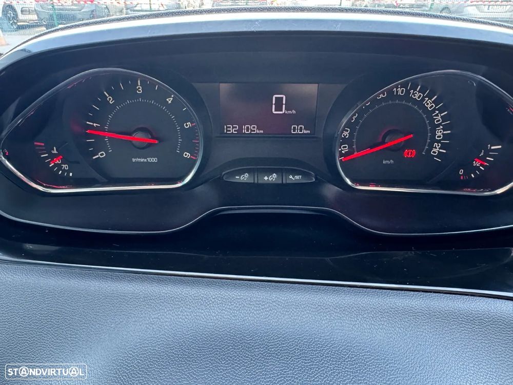 Peugeot 208 1.4 HDi - 11