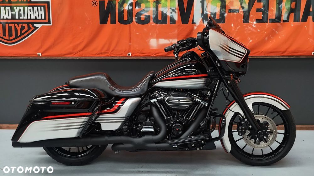 Harley-Davidson Touring Street Glide - 1