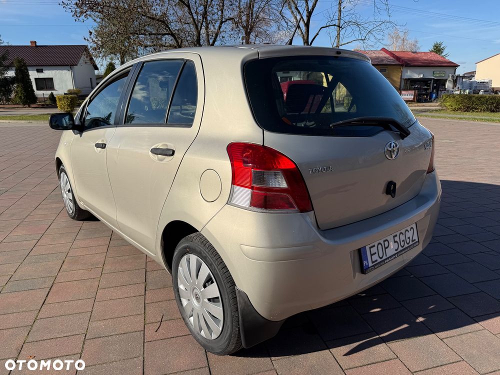 Toyota Yaris 1.33 Luna - 4