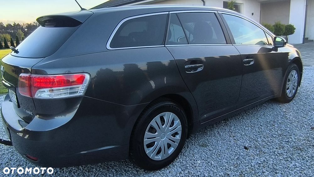 Toyota Avensis 1.8 Sol NAVI MS - 2