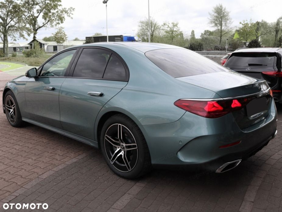 Mercedes-Benz Klasa E 200 mHEV 4-Matic AMG 9G-Tronic - 5