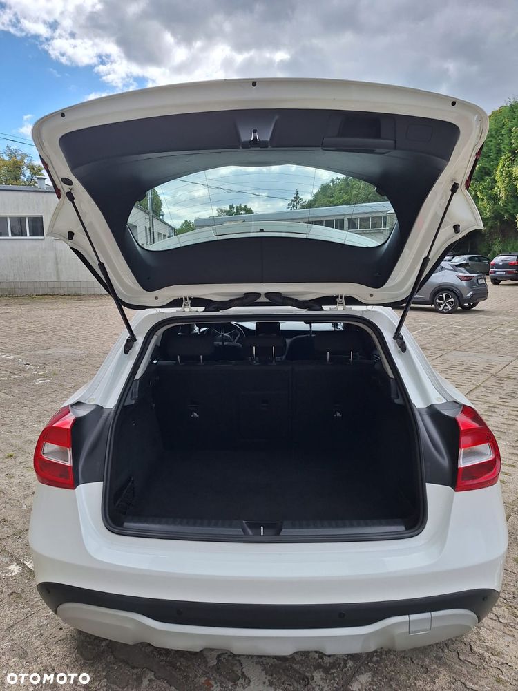 Mercedes-Benz GLA 180 Urban - 17